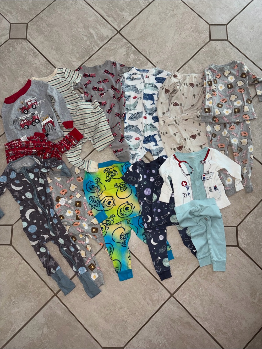 Boys 18 month pajama bundle (11 pairs)